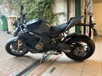 ducati streetfighter v4s