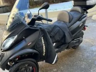 mp3 350 noir 3 450kms seulement