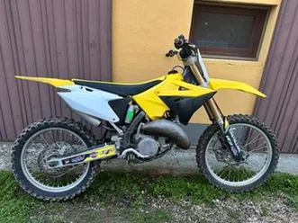 suzuki rm125 cross