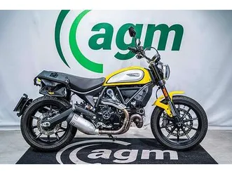 ducati scrambler - med sidevesker og varmeholker