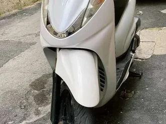 honda sh 300 bianco