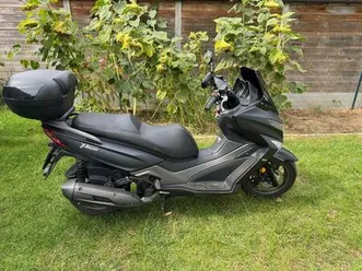 ② kymco maxi scooter 125 cc