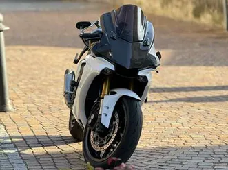 yamaha yzf-r1