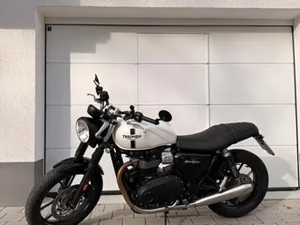 triumph street twin 900