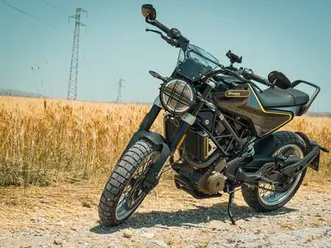 husqvarna svartpilen 401 nero