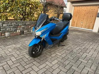 kymco x town 300i roller