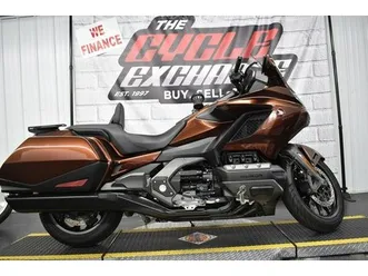 2018 honda gold wing automatic dct pearl stallion brown