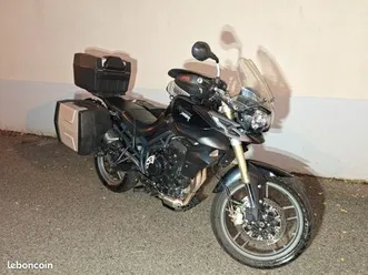 moto triumph tiger 800