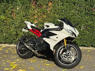 triumph daytona 675 r
