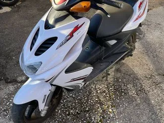yamaha aerox 50 cc – 2012 – bon état – 18 000 km