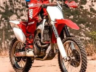 honda crf 450 contre 2t