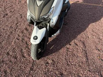 yamaha xmax 400
