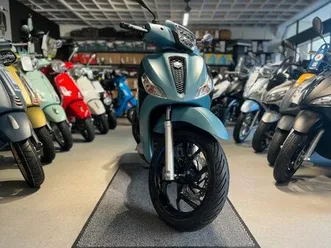 piaggio medley 125 sport blau christmas aktion