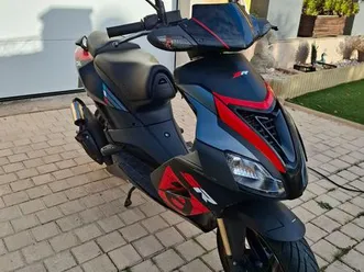 scooter aprilia sr50
