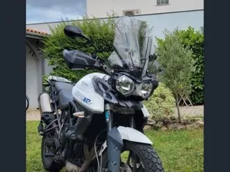 moto triumph tiger 800 xrx + topcase givi trekker 58l ct ok