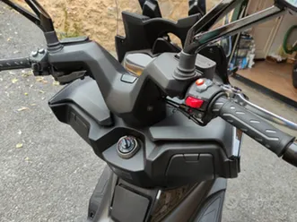 maxiscooter tenuto in maniera maniacale