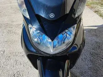 yamaha majesty 400 nero