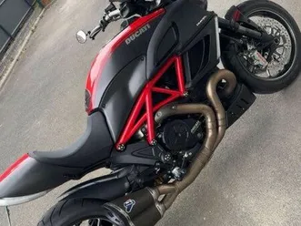 ducati diavel carbon
