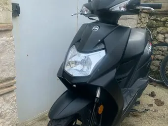 scooter sym quasi neuf