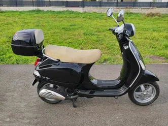 scooter piaggio vespa 125 lx