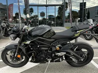 triumph street triple rs