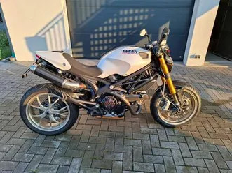 ducati monster 1100s