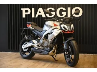motocykl aprilia tuono 457