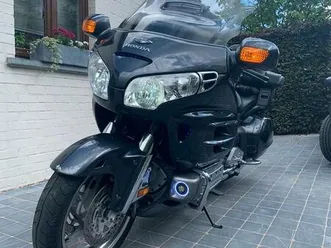 ② goldwing 1800 cc