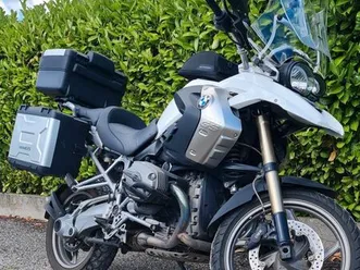 bmw 1200 gs prête à voyager