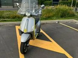 piaggio vespa scooter