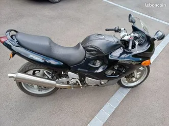 moto suzuki 750 gsxf. contrôle technique ok