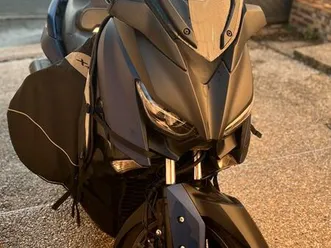 a vendre scooter x-max 125 (2018)