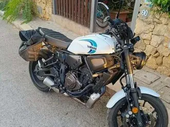 yamaha xsr 700 bianco