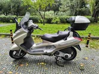 scooter piaggio x8 200 de 2004 inclui top case piaggio ramalde