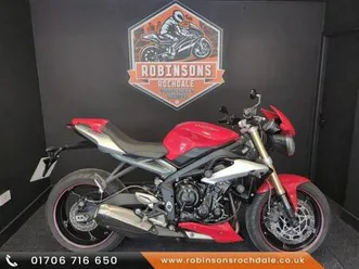 2016 triumph street triple 675 abs in red with 8818 miles.
