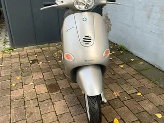 piaggio vespa et4