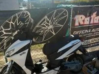 aprilia sxr 50 scooter