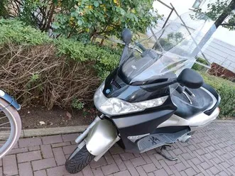 piaggio x8 200
