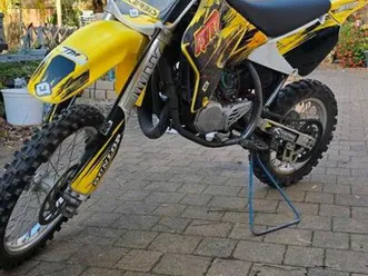 suzuki-rm-85-mittelrad