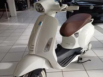 vespa sprint s 50 *wenig km*