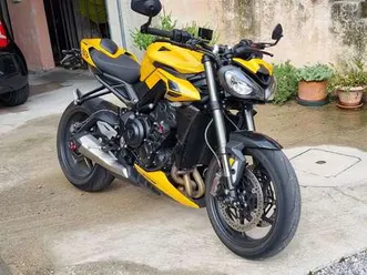triumph street triple rs giallo