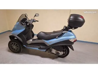 scooter mp3 250 + top case + pneus + entretien