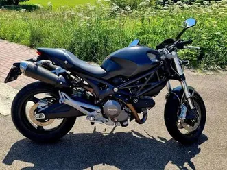 ② ducati monster 696