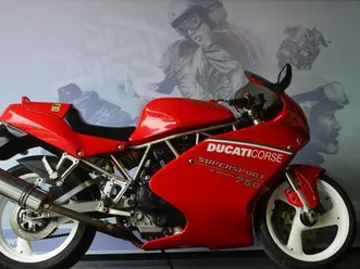 ② état d'origine de la ducati 750 super sport tourne parfait