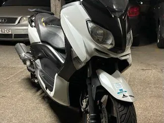 x-max 125cm3 2011 (négociable)