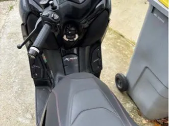 xmax 125 gris nardo