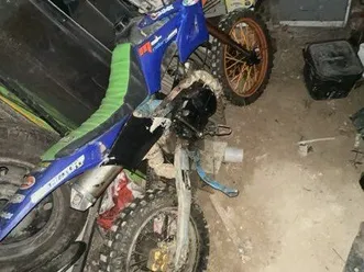 dirt 125 avec plein de pièce moteur etc