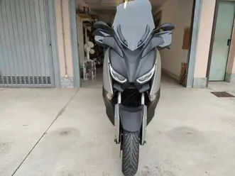 yamaha x-max 300 grigio