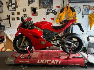 ducati panigale v4s 2025 - 8km neu cabron