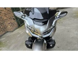 vendo honda gl 1800 gold wing tour dct & airbag (2022 - 24) usata a savigliano (codice 9876321) - moto.it